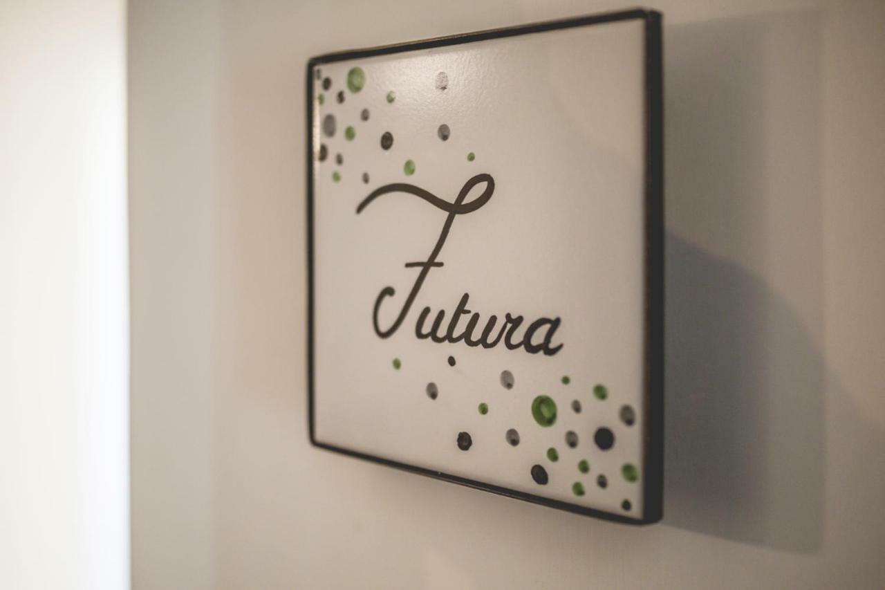 Futura Retro Hotel ซาแลร์โน ภายนอก รูปภาพ