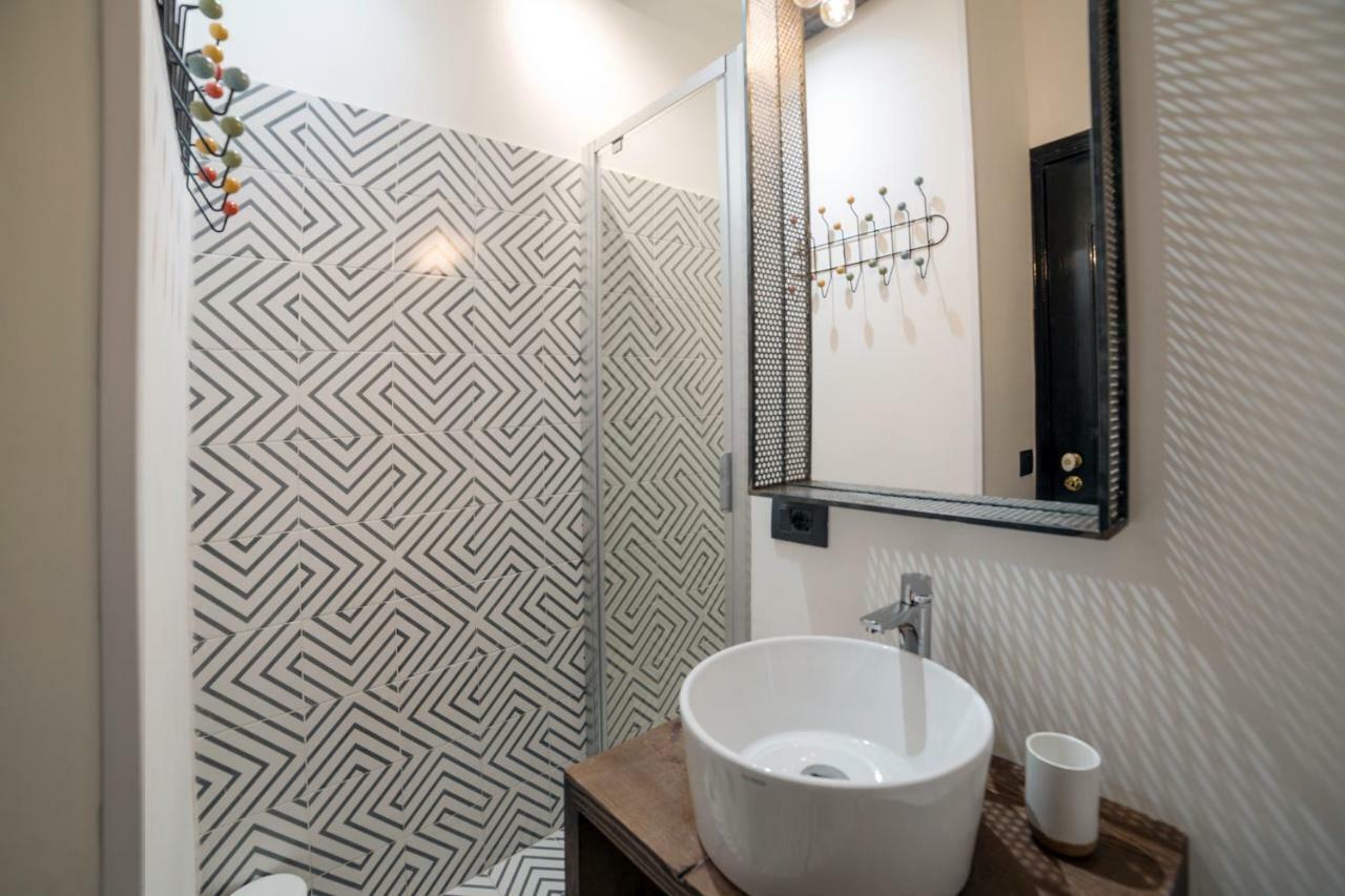 Futura Retro Hotel ซาแลร์โน ภายนอก รูปภาพ