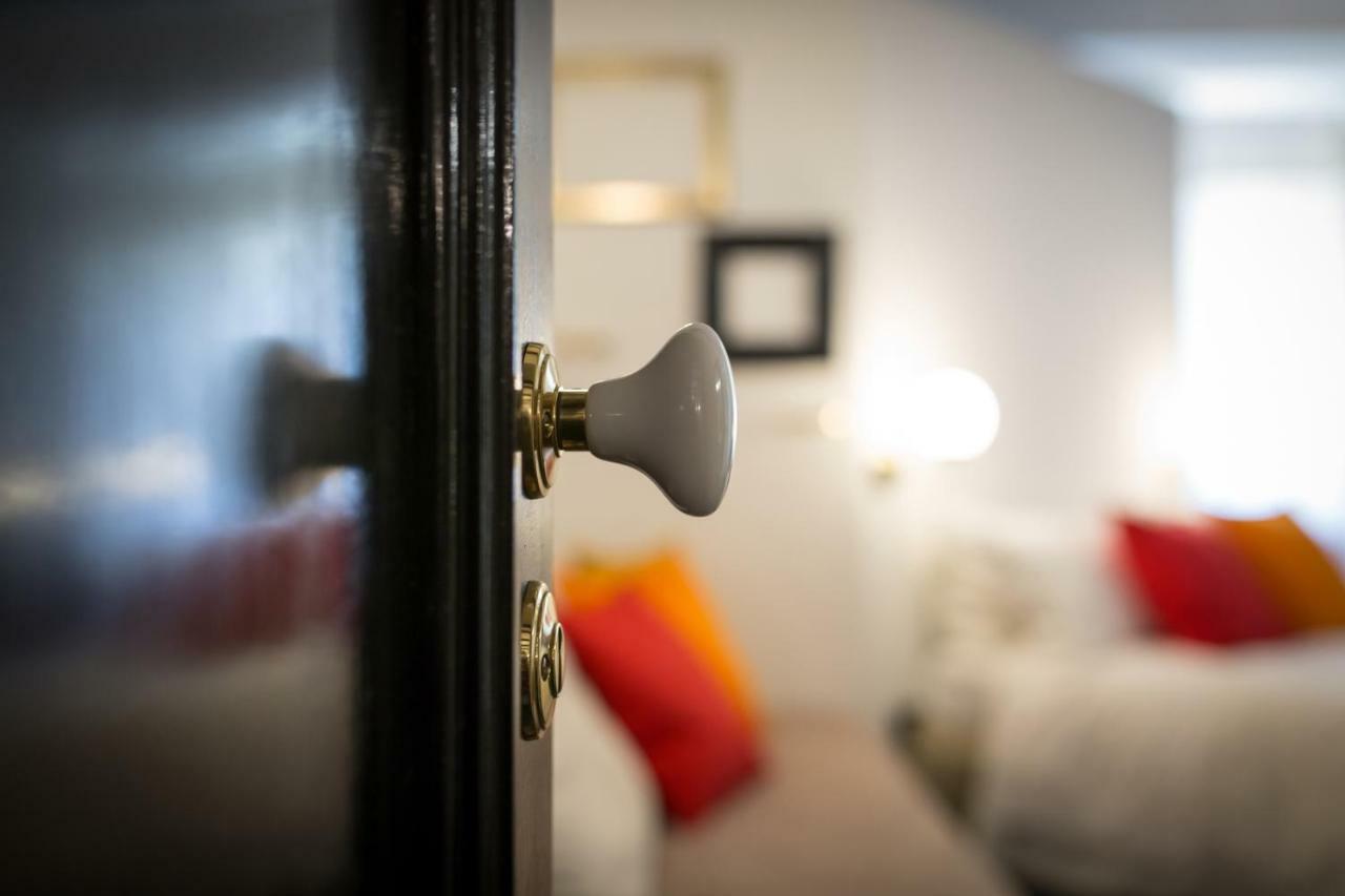 Futura Retro Hotel ซาแลร์โน ภายนอก รูปภาพ