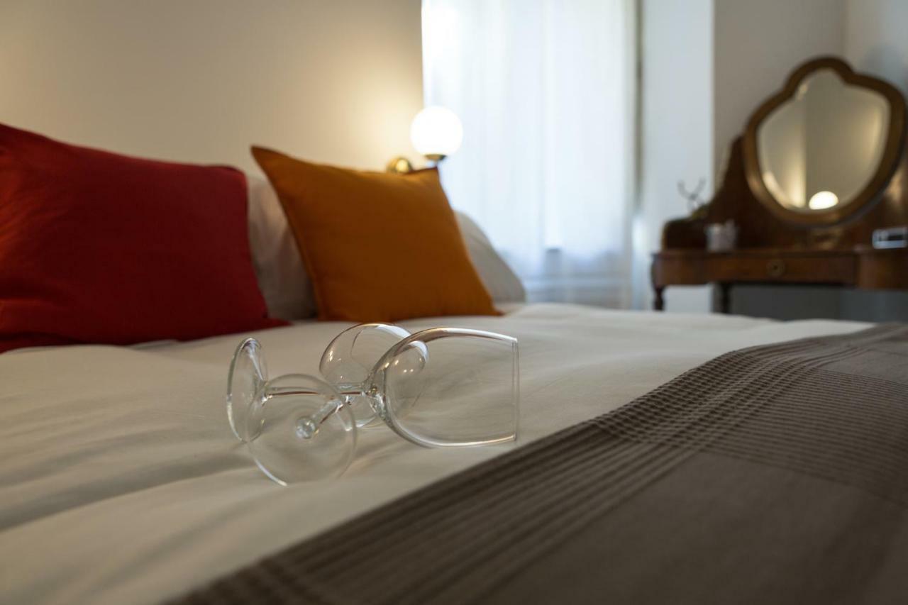 Futura Retro Hotel ซาแลร์โน ภายนอก รูปภาพ